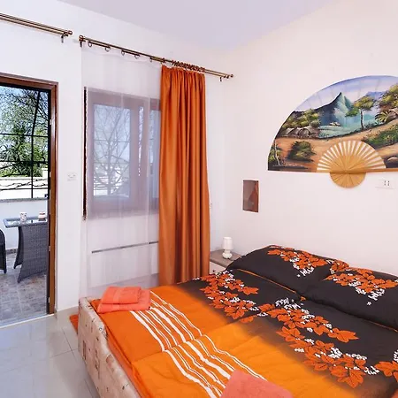 Elena Apartment *