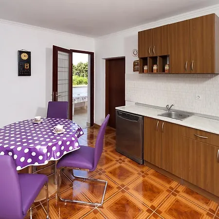 Apartment Elena
