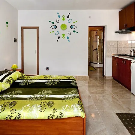 Elena Apartment *